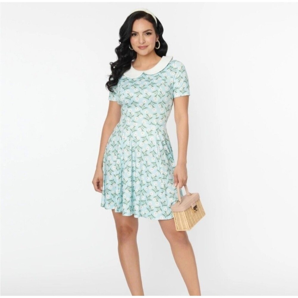 Unique Vintage Light Blue Daisy Fit And Flare Dress With Peter Pan Collar 1X /16